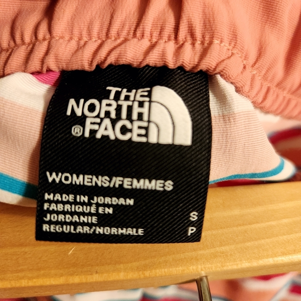 North Face | Women's Striped Multicolor Athleisure/Athletic Shorts (Size Small) - Picture 3 of 15